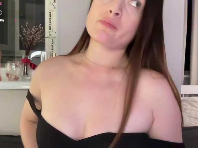 Moonika live cam preview