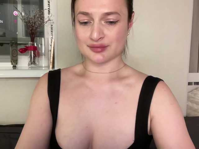 Moonika live cam on BongaCams