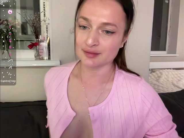 Moonika live cam on BongaCams