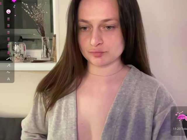 Moonika's BongaCams show and profile