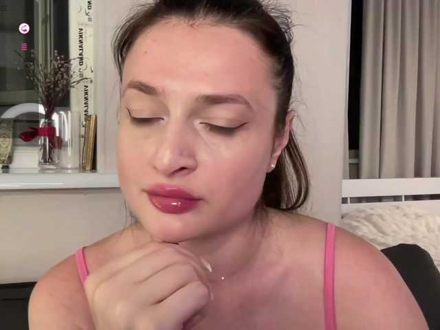 Moonika live cam on BongaCams