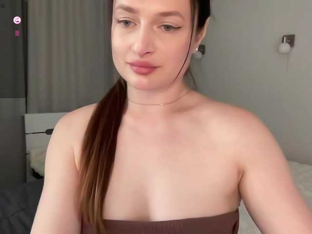 Moonika live cam on BongaCams