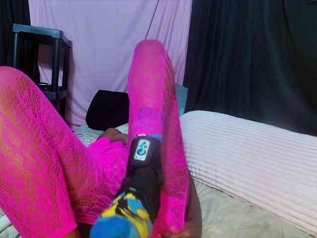 KatieKuada webcam