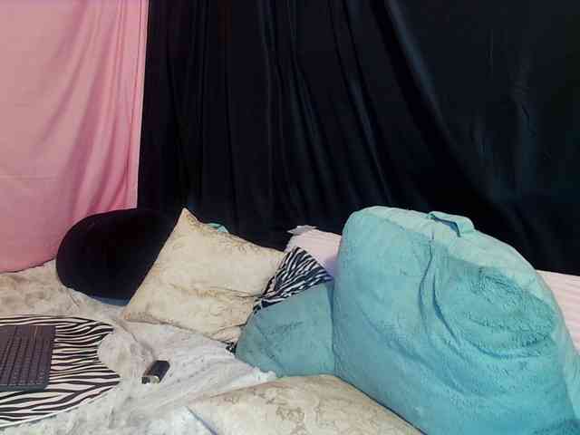KatieKuada webcam