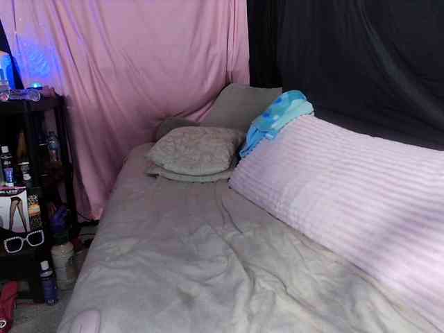 KatieKuada webcam