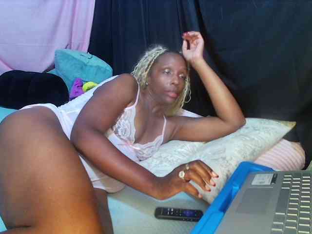 KatieKuada webcam