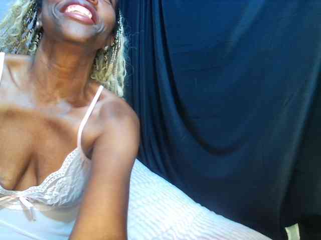 KatieKuada webcam