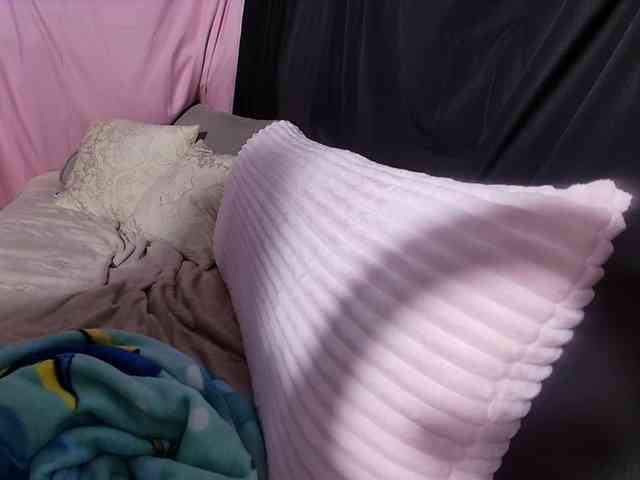 KatieKuada webcam