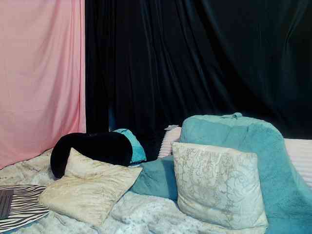 KatieKuada webcam