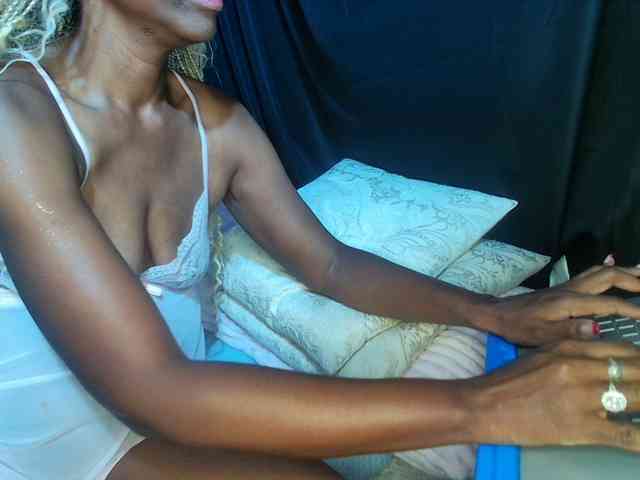 KatieKuada webcam