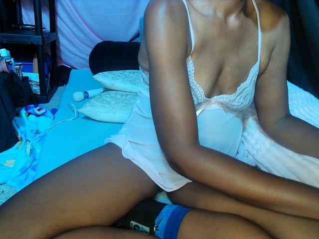 KatieKuada webcam