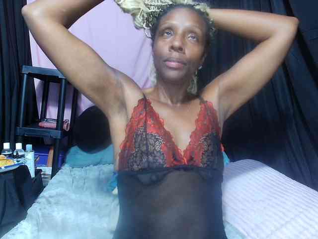 KatieKuada webcam