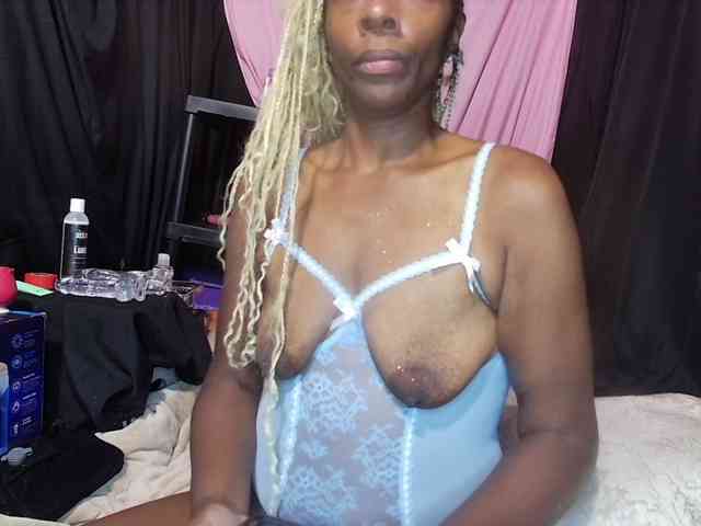 KatieKuada webcam
