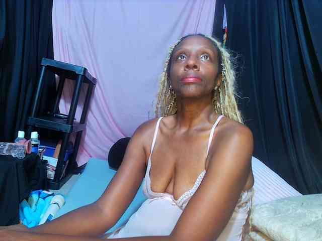 KatieKuada webcam