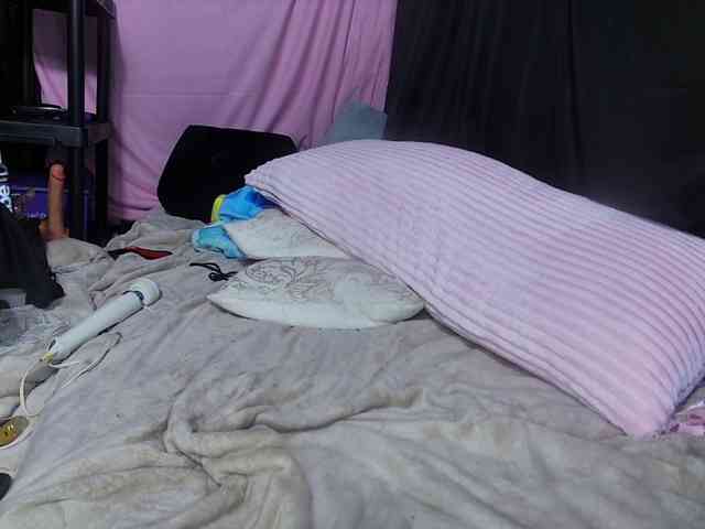 KatieKuada webcam