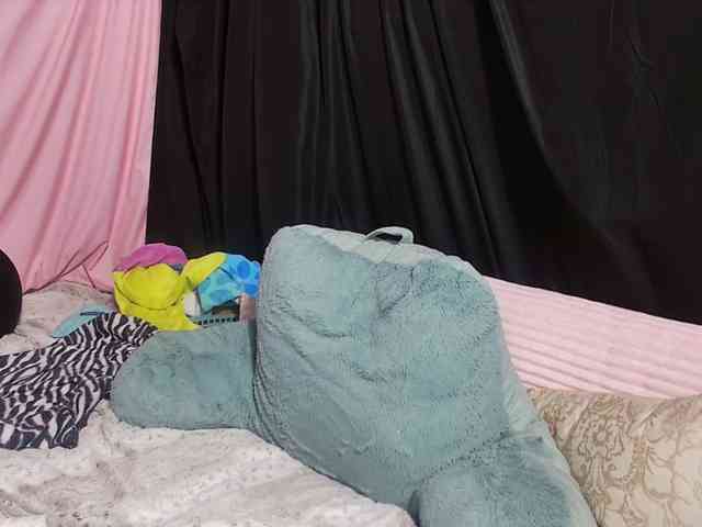 KatieKuada webcam