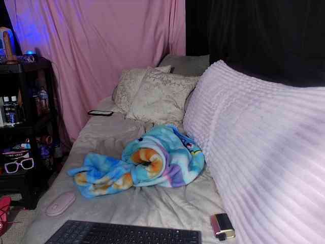 KatieKuada webcam