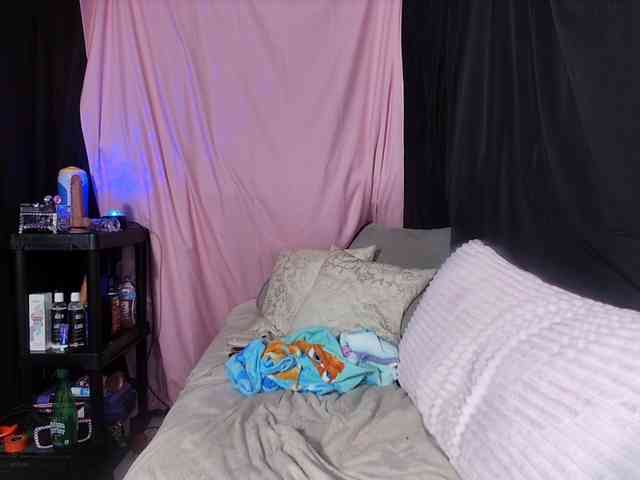 KatieKuada webcam