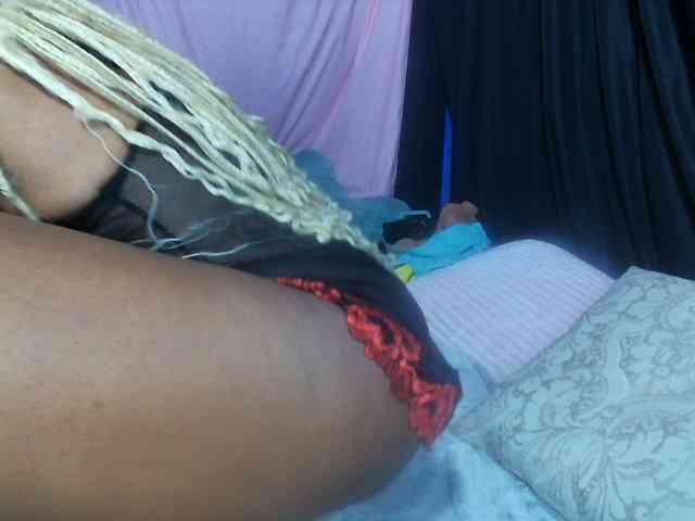 KatieKuada webcam