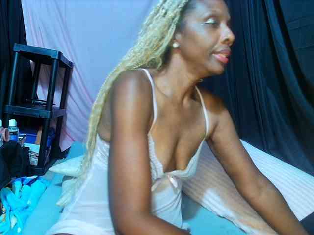 KatieKuada webcam
