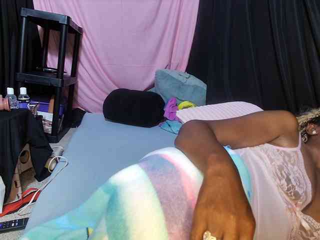 KatieKuada webcam