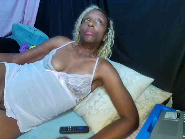 KatieKuada webcam