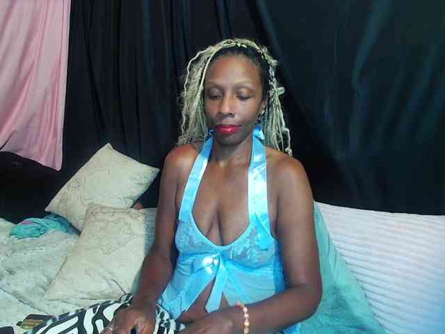 KatieKuada webcam