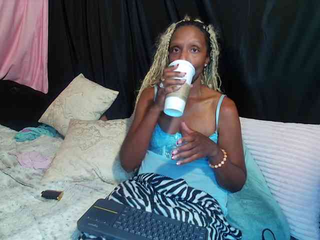 KatieKuada webcam