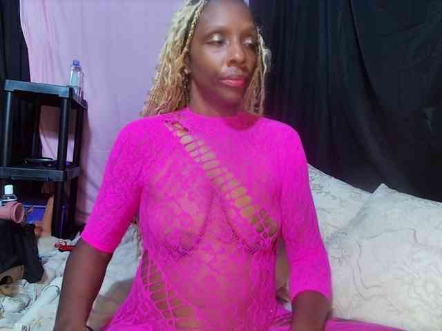 KatieKuada webcam