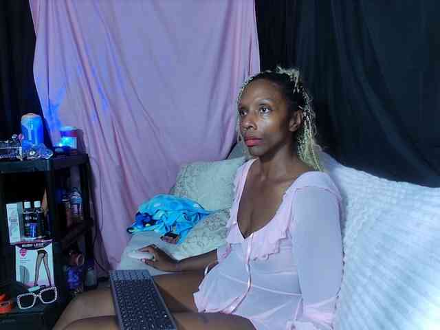 KatieKuada webcam