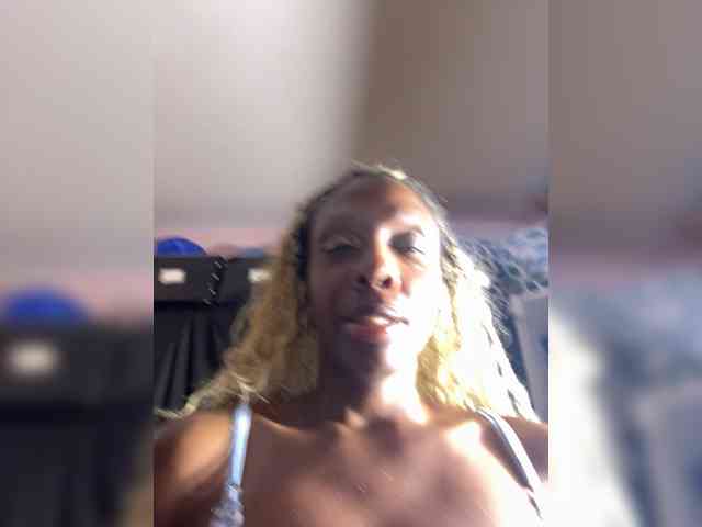 KatieKuada webcam