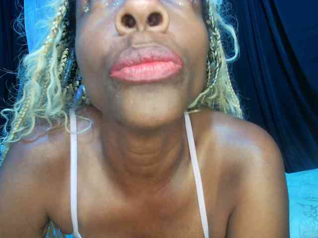 KatieKuada webcam