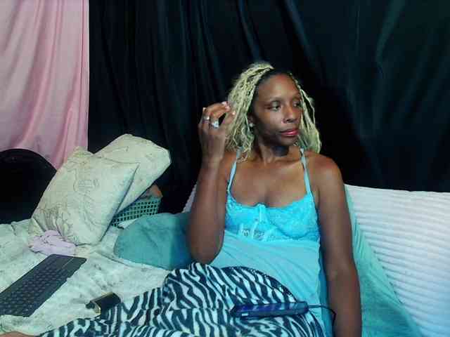 KatieKuada webcam