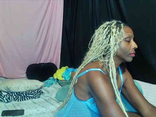 KatieKuada webcam