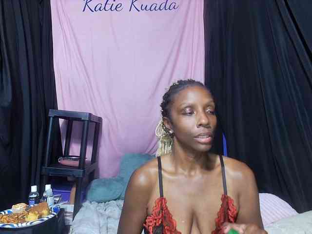 Model: KatieKuada