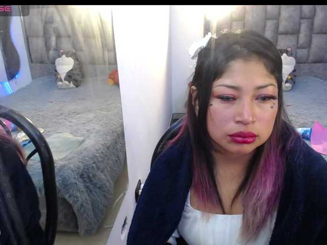le modèle hikonojan est en webcam porno dans un show sur le site bongacams, il possède les tags suivants: Latino/Hispanic,Brunette,Shaved