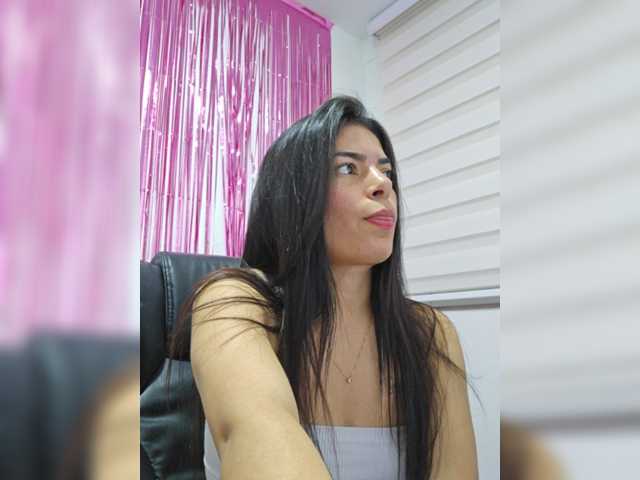 Estefani-R live cam on BongaCams