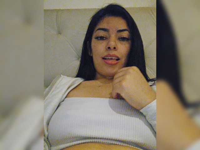 Estefani-R live cam on BongaCams
