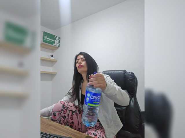 Estefani-R live cam on BongaCams