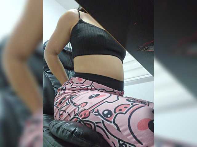 Estefani-R live cam preview