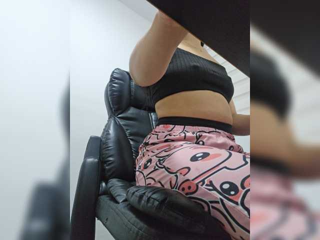 Estefani-R live cam on BongaCams