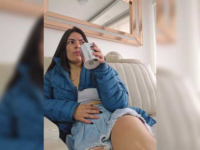 Estefani-R live cam on BongaCams