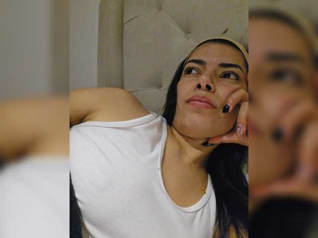 Estefani-R live cam on BongaCams