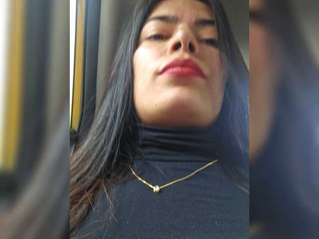 Estefani-R live cam preview