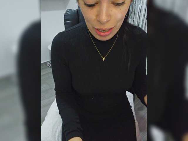 Estefani-R live cam on BongaCams
