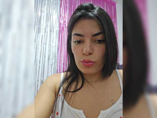 Estefani-R live cam on BongaCams