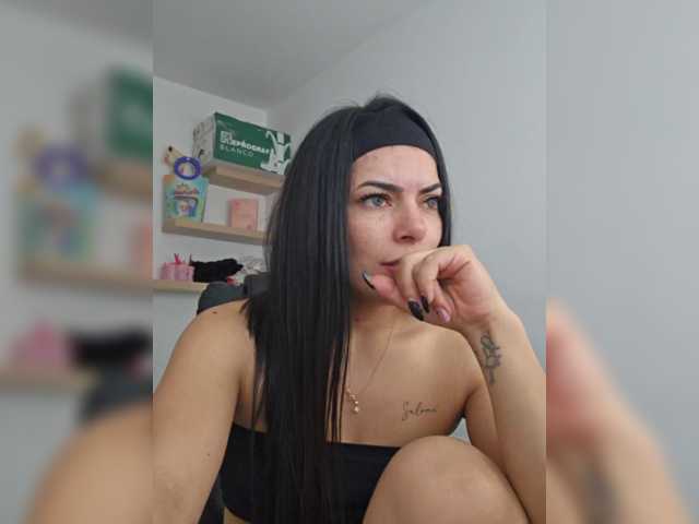 Estefani-R live cam on BongaCams