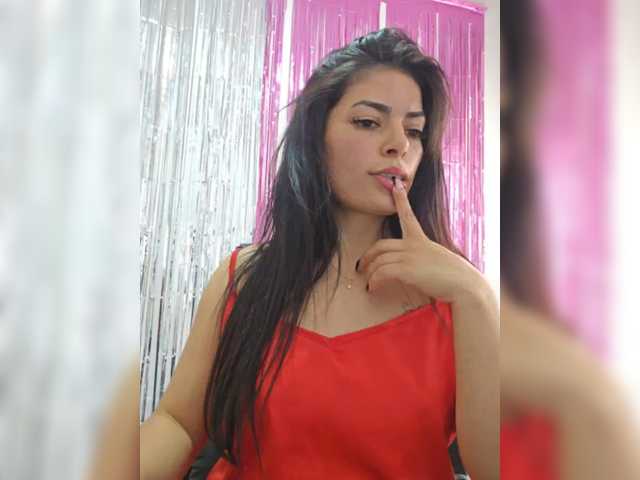 Estefani-R live cam on BongaCams