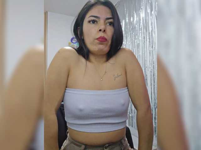 Estefani-R live cam on BongaCams