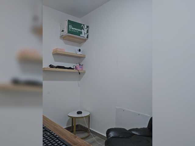 Estefani-R live cam on BongaCams